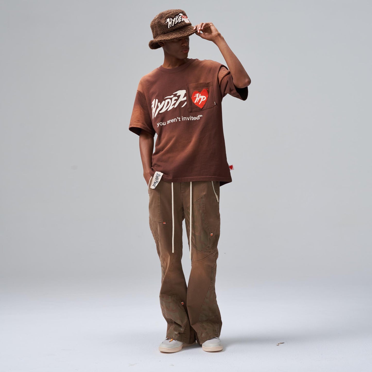 Pockets Full Tee - Brown